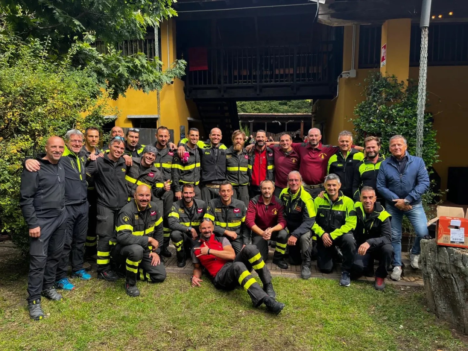 Grande gruppo in festa all'agriturismo Rosalber